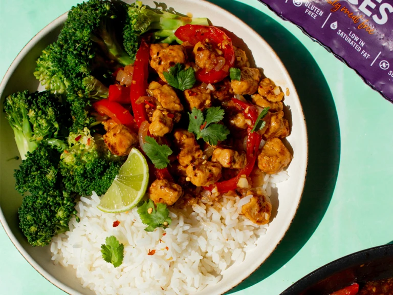 Quorn Vegetarian Pieces Teriyaki with Basmati Rice and Broccoli