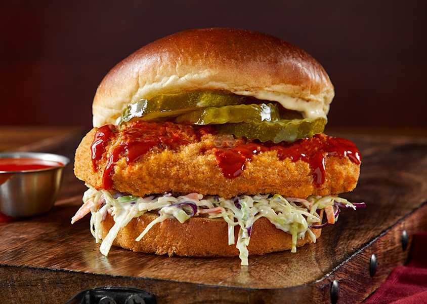 Nashville Crunchy Chicken Fillet Burger | Meat-free Lunch Recipes | Quorn