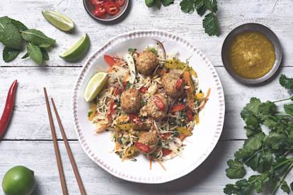 Quorn Aromatic Thai Bites Shredded Salad