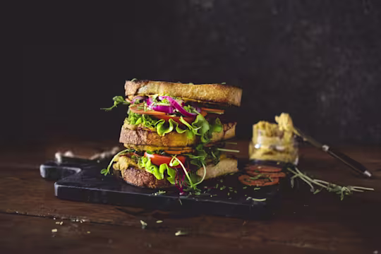 Club sandwich med Quorn Pepperoni
