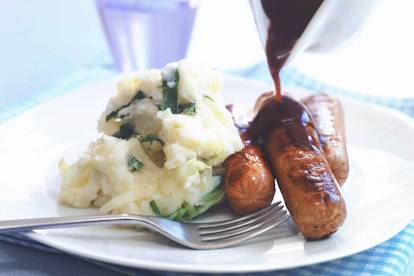 Quorn Sausages with Garlic Mash & Gravy