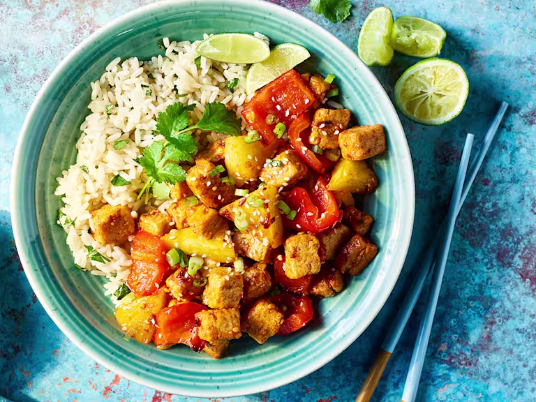 Hawaiian bbq bowl with quorn pieces 4x3 crop