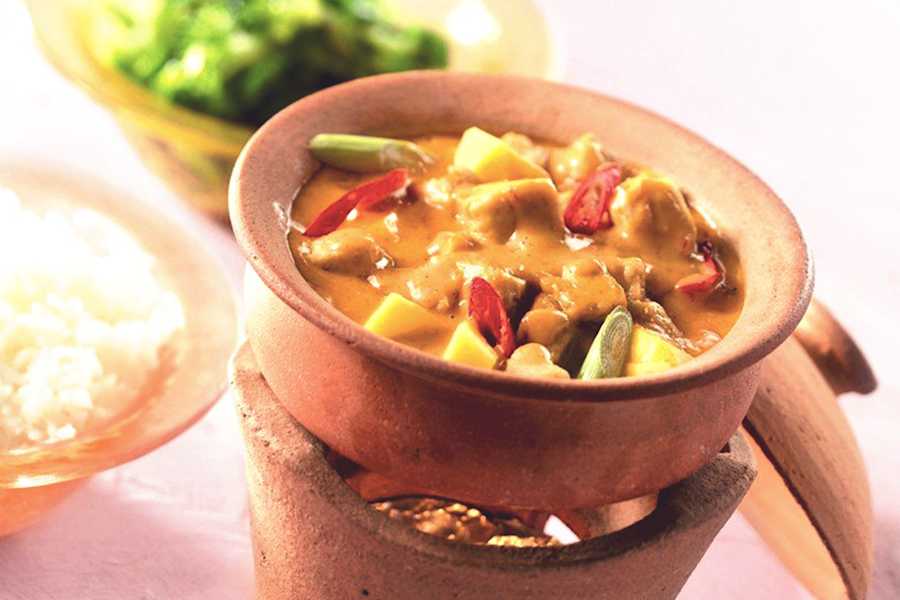 Vegetarian Thai Red Curry Recipe With Meat-Free Quorn Pieces