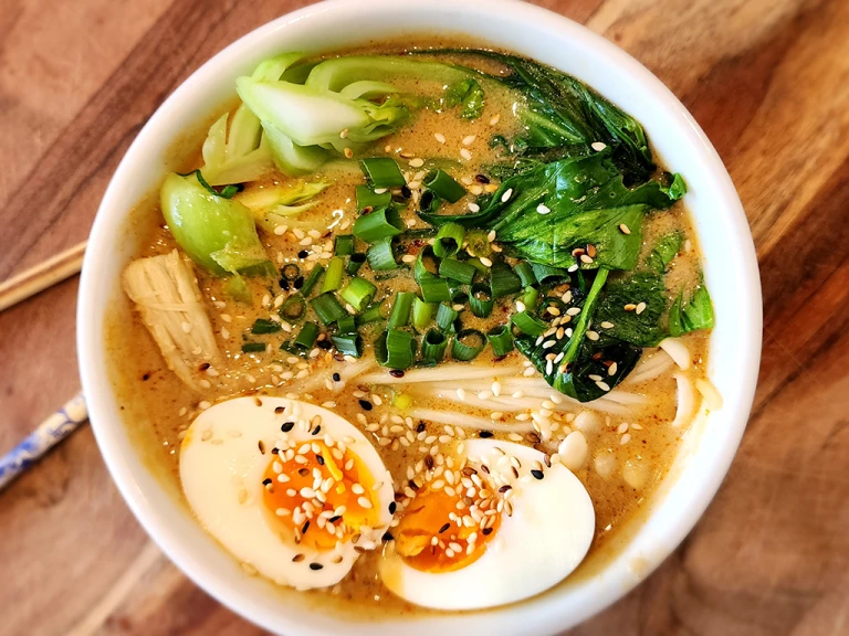 Ramen Noodle Soup with Quorn Pieces