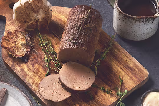 quorn beef roast dinner with roasted garlic gravy vegetarian roast recipe