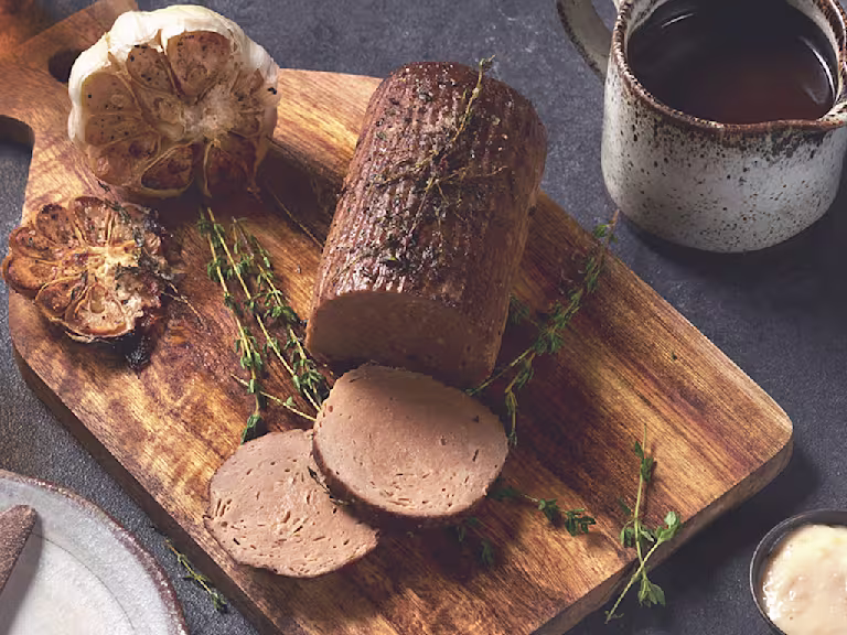 quorn beef roast dinner with roasted garlic gravy vegetarian roast recipe