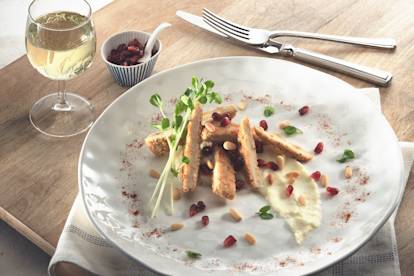 Quorn Vegetarische Chicken-Style-Burger auf Blumenkohlpüree mit Granatapfel