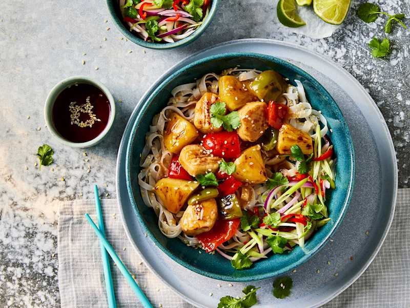 Vegetarian Sweet & Sour Noodles Recipe With Quorn Pieces