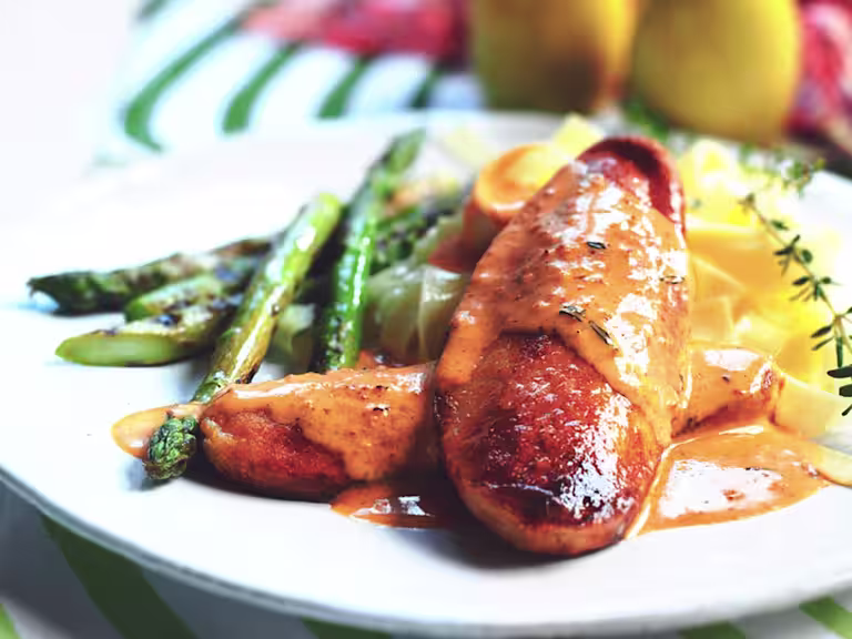 Quorn Vegetarian Fillets, made with Quorn Fillets, red pesto sauce, cream and tomato paste