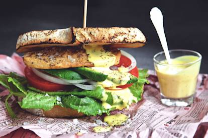 Recept på club sandwich med quorn och Currymayo