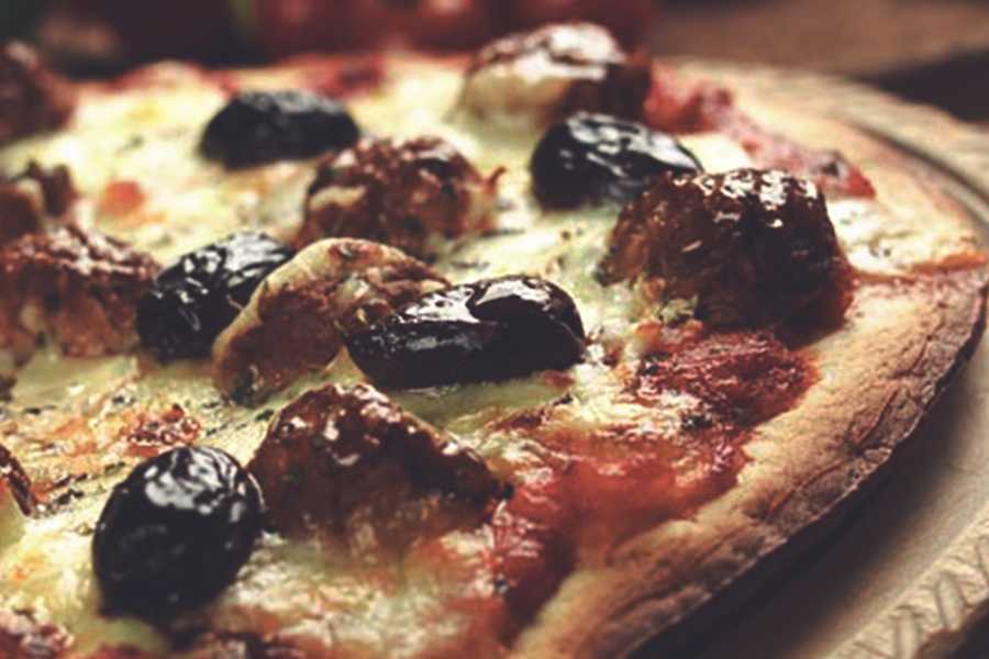 Vegetarian Meatball Pizza Recipe With Meat-Free Quorn Meatballs