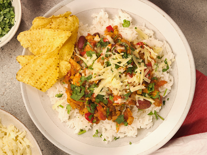 Shredded Chicken Chilli with Quorn Fillets | Quorn