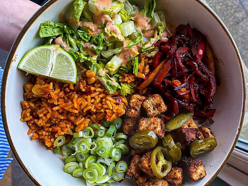Vegan Fajita Bowl Recipe With Meat-Free Quorn Pieces