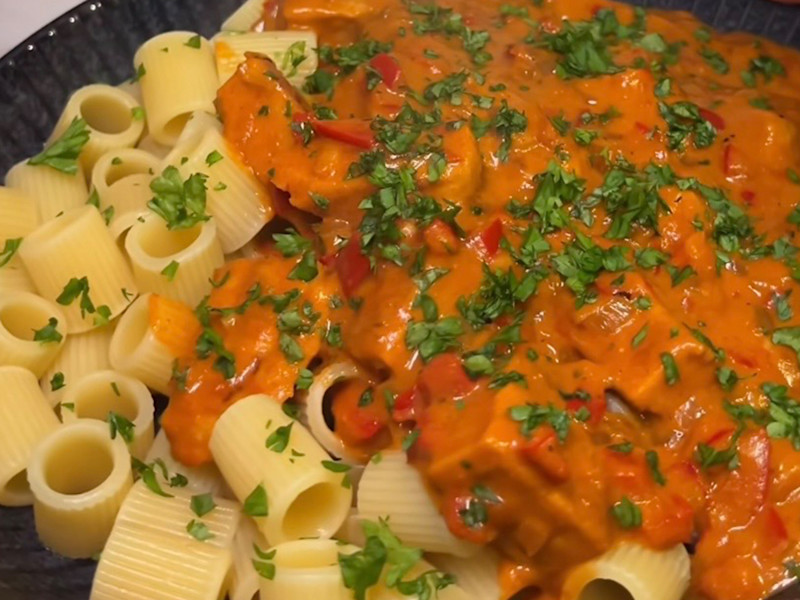 Vegetarian Hungarian Chicken Paprikash| Quorn