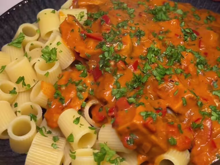 Pasta with Quorn Chicken Fillets in a Hungarian Paprikash sauce with herbs