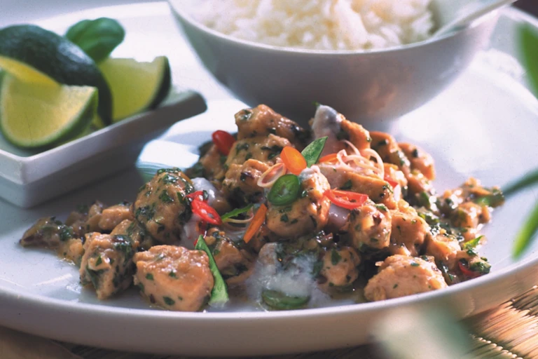 A Thai-style vegetarian curry made with Quorn Pieces and vegetables.