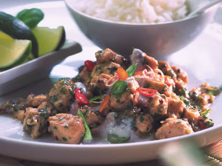 A Thai-style vegetarian curry made with Quorn Pieces and vegetables.