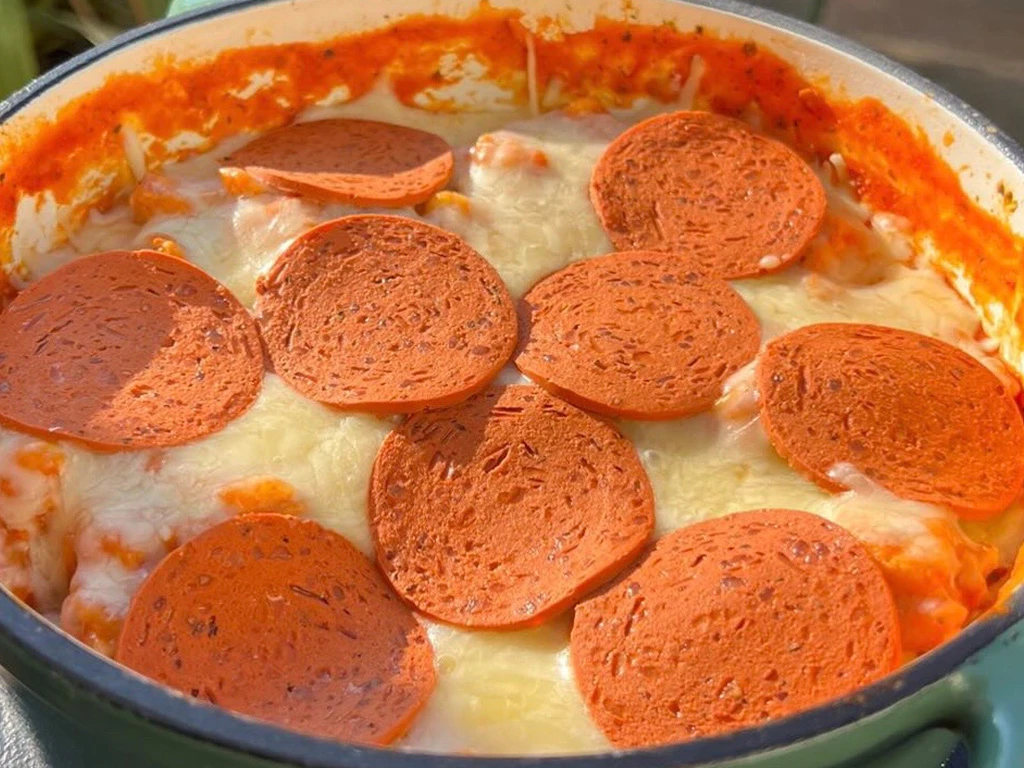 Cheesy One Pot Pizza Orzo | Quorn