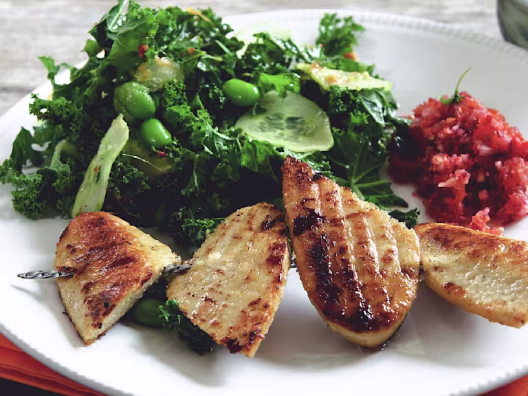 Quorn filéer med grönkålssallad - recept