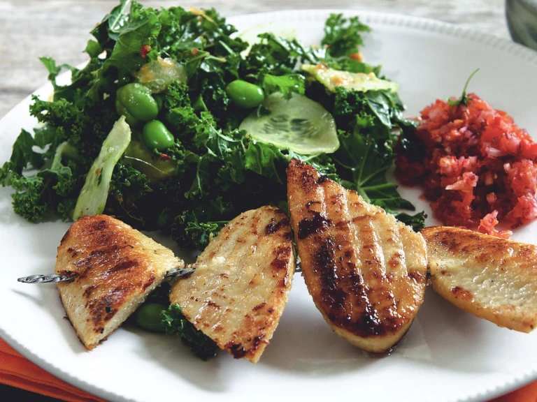 quorn fillet, kale and edamame bean salad healthy vegetarian recipe