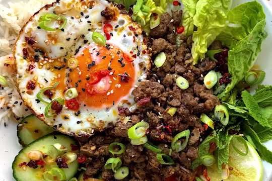 Vietnamese Mince Bowl with Quorn Chilled Mince