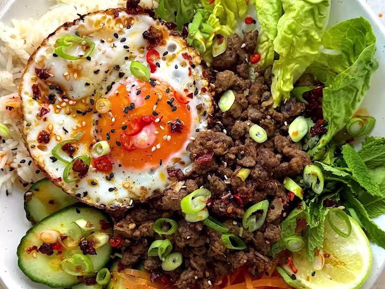 Vietnamese Mince Bowl with Quorn Chilled Mince