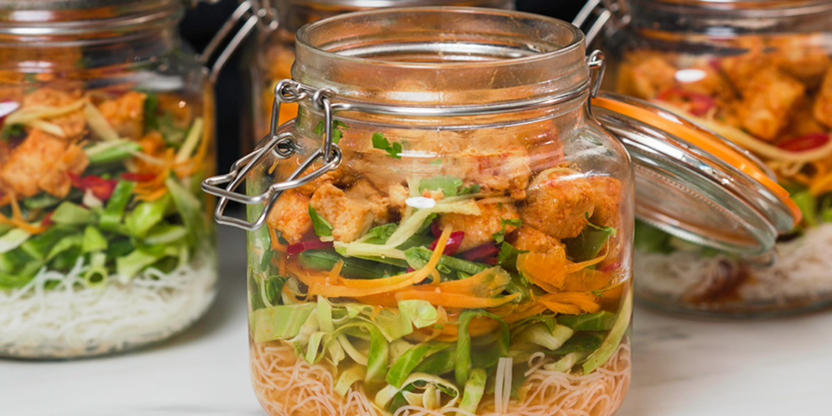 DIY Instant Vegetarian Noodles With Quorn Pieces | Quorn