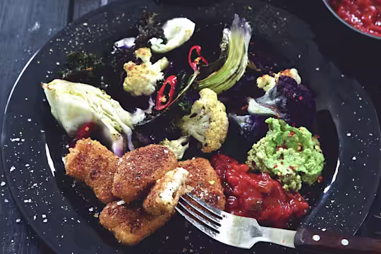 Vegetariska recept - Quorn nuggets med kål & dipp