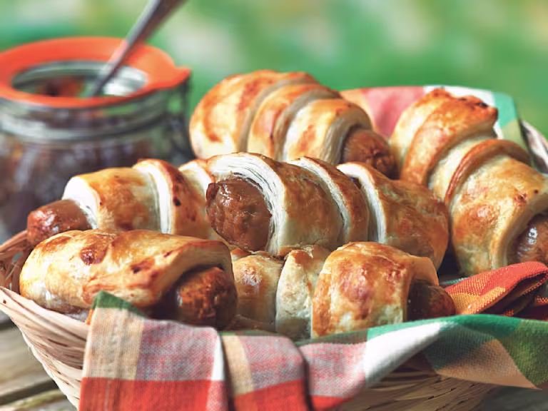 quorn 30 minute sausage rolls vegetarian recipe