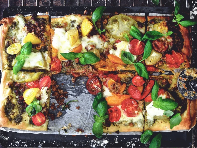 Pizza Caprese med Quorn-farse