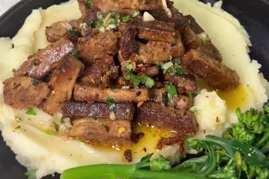 Quorn Vegetarian Strips with mashed potatoes and tenderstem broccoli