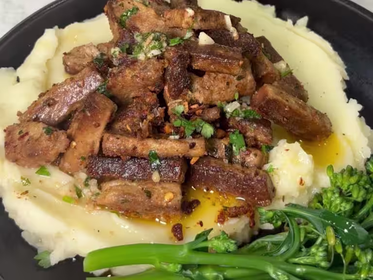 Quorn Vegetarian Strips with mashed potatoes and tenderstem broccoli