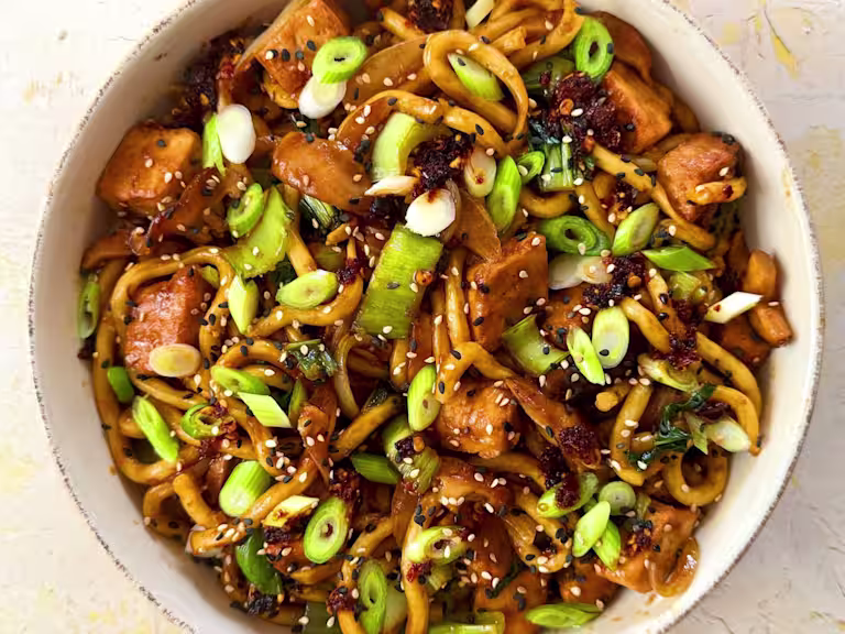 Yaki Udon Noodles with Quorn Pieces in a bowl