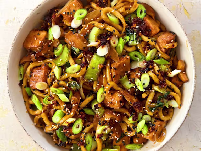 Yaki Udon Noodles with Quorn Pieces in a bowl