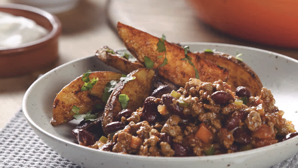 Vegetarian Chilli &amp; Wedges Recipe With Meat-Free Quorn Mince