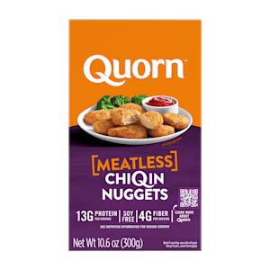 A box of Quorn Meatless Nuggets showing the plates product and information on an orange and charcoal background.