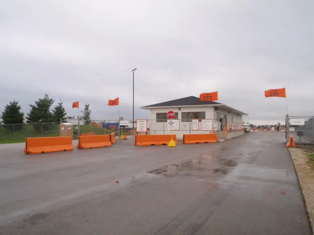 Chicago, IL: Equipment Delivery and Pick Up - Loading Area Information - Yard Office 4