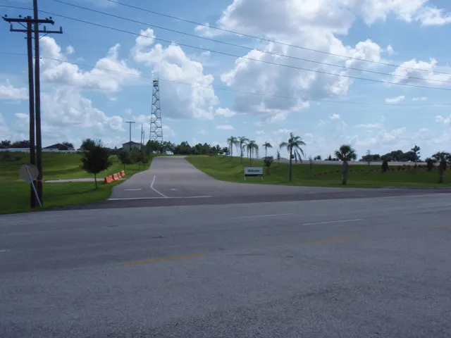 Orlando, FL: Equipment Delivery and Pick Up - Loading Area Information - Truck Entrance 2