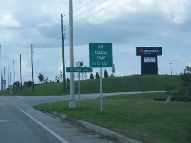 Orlando, FL: Equipment Delivery and Pick Up - Loading Area Information - Yard Entrance 1