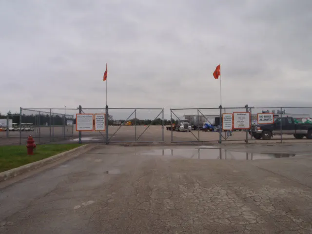 Chicago, IL: Equipment Delivery and Pick Up - Loading Area Information - Truck Entrance 2