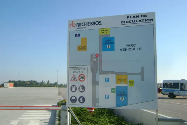 St Aubin sur Gaillon, FRA: Equipment Delivery and Pick Up - Loading Area Information - Yard Map 3