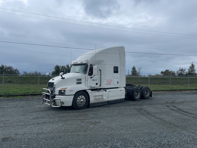 Tandem Axle Sleeper Truck Tractor For Sale | Ritchie Bros. Auctioneers