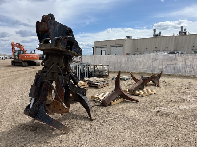 Excavator Grapple & Claw Attachments For Sale | Ritchie Bros. Auctioneers