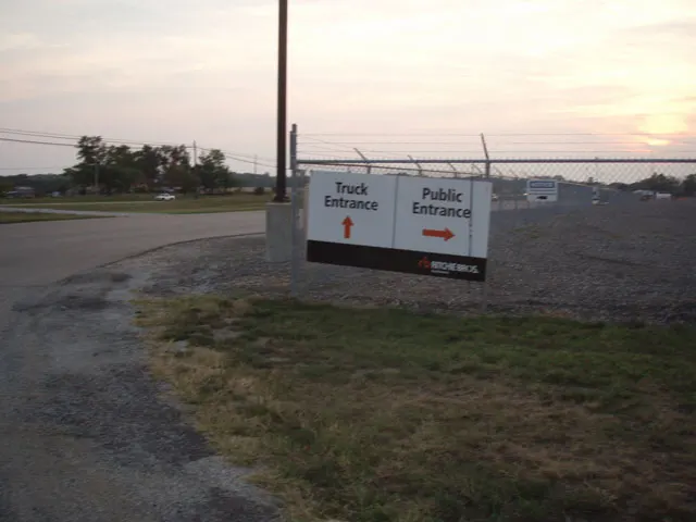 Columbus, OH: Equipment Delivery and Pick Up - Loading Area Information - Main Truck Entrance 1