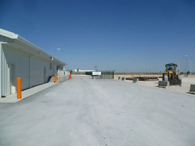 Ocana, ESP: Equipment Delivery and Pick Up - Loading Area Information - Truck Exit 9