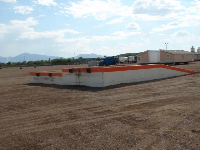 Phoenix, AZ: Equipment Delivery and Pick Up - Loading Area Information - Loading Dock 4