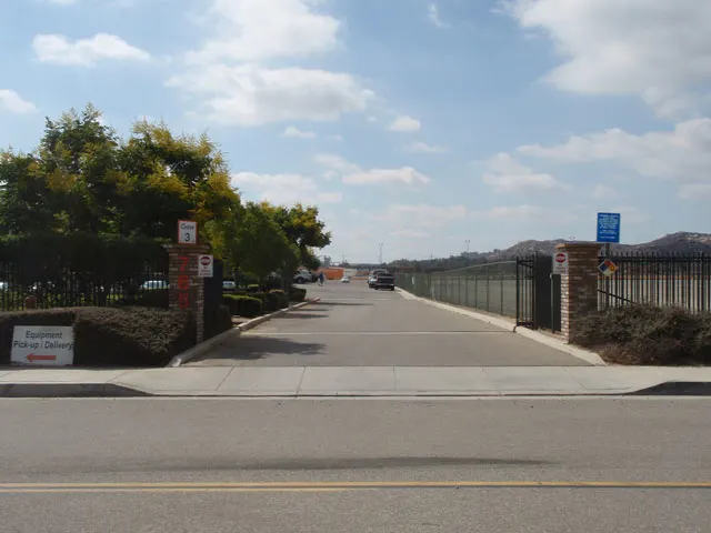 Los Angeles, CA: Equipment Delivery and Pick Up - Loading Area Information - Registration Office Entrance 3