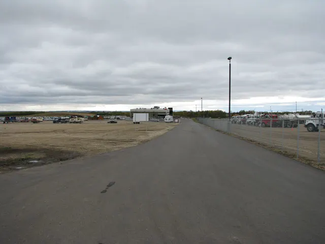 GRANDE PRAIRIE, AB – EQUIPMENT DELIVERY AND PICK UP - Loading Area Information - Main Office Entrance 3