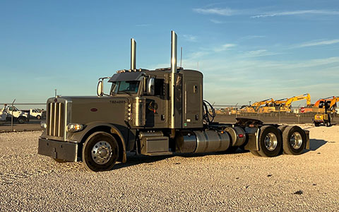 2022 Peterbilt 389 Truck Tractor