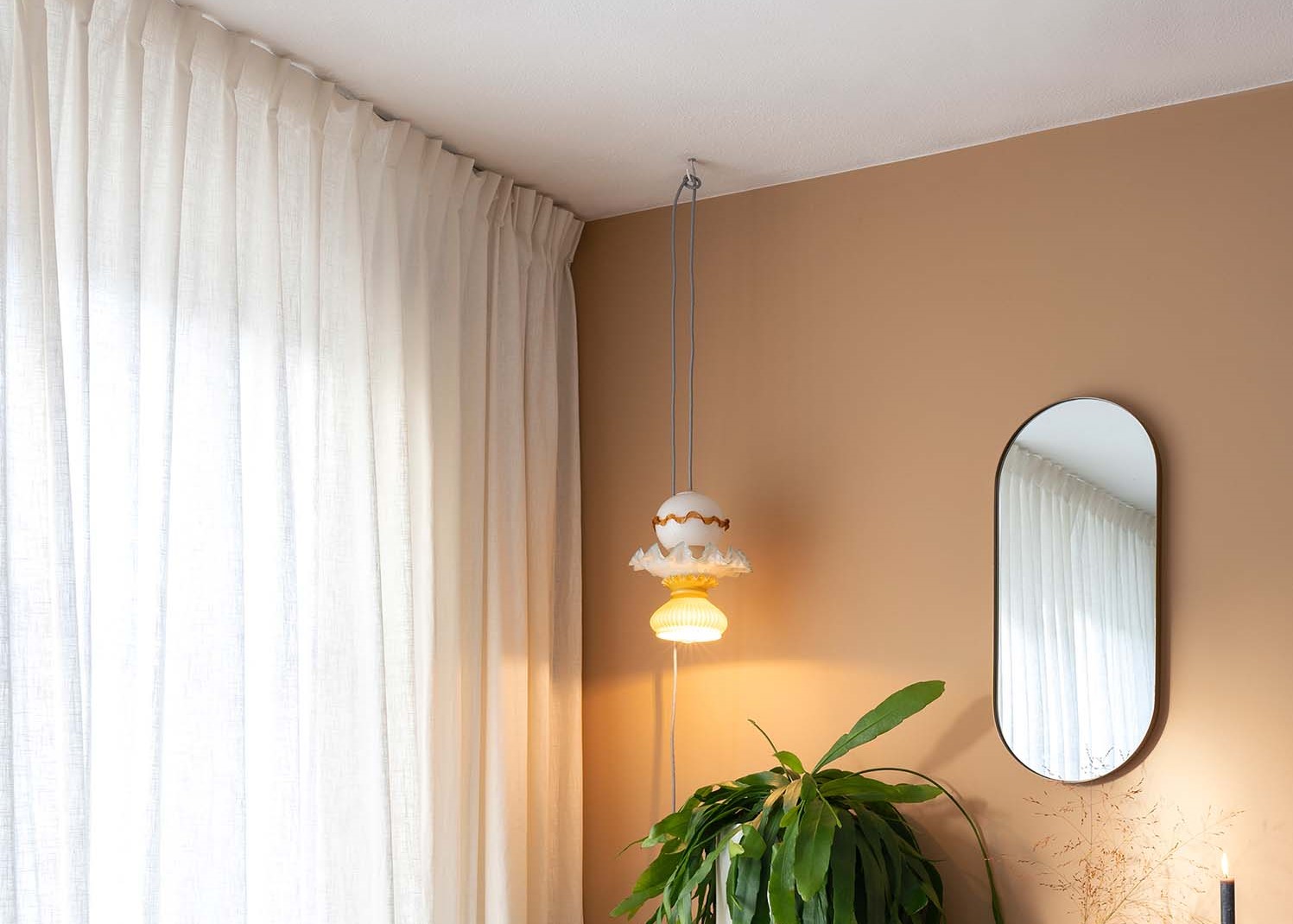 KARWEI | DIY hanglamp maken met glazen kapjes